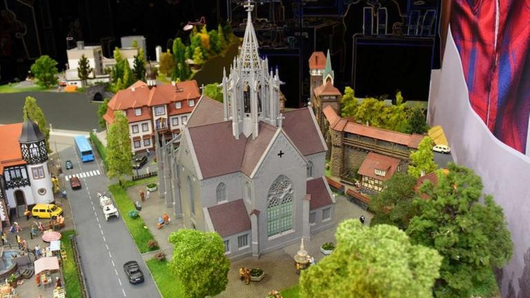 "Faller" zeigt eine Kathedrale, die zum Blickfang jeder Anlage werden könnte - (Foto: SWR, SWR - Harald Kirchner)