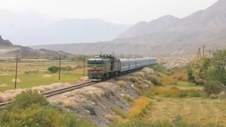 Ein Abstecher nach Kirgisistan. Hier geht es durchs Gebirge. (Foto: SWR, SWR - Harald Kirchner)
