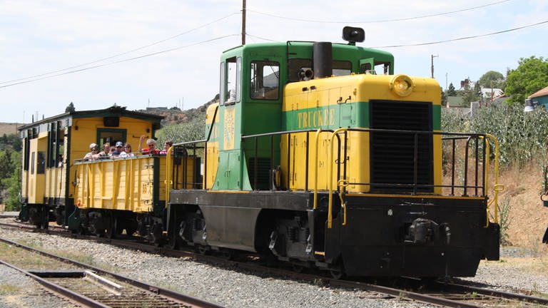 In den Sommer-Monaten fährt täglich ein Personenzug mit einer Diesellok von Virginia City einige Kilometer Richtung Süden. (Foto: SWR, SWR - Hagen v. Ortloff)