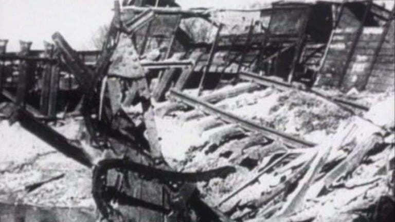 Szenen von zerstörten Bauanlagen nach dem Krieg (Foto: SWR, SWR -)