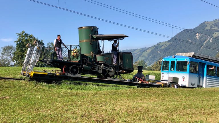 Abwärts Richtung Goldau: Lok 7 soll ein halbes Jahr dort in der Werkstatt verbringen. (Foto: SWR, Kirsten Ruppel)