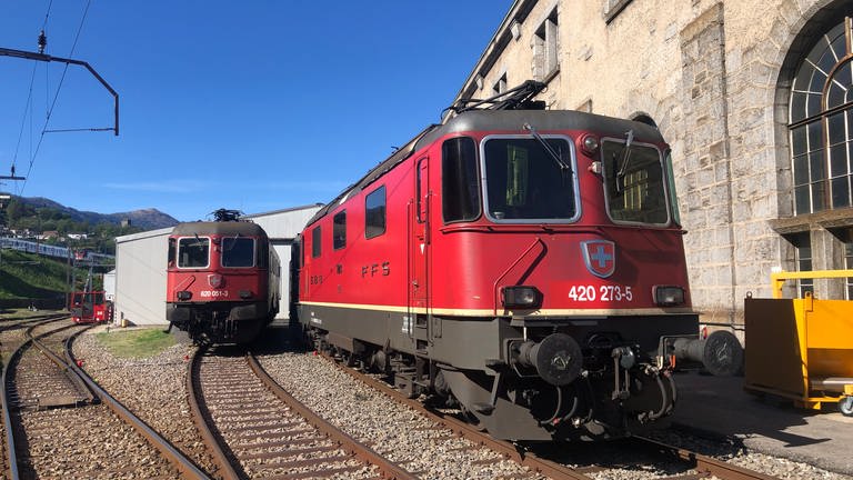 Zwei Bo’Bo’s im SBB-Werk Bellinzona, der einstigen Hauptwerkstätte der Gotthardbahn.