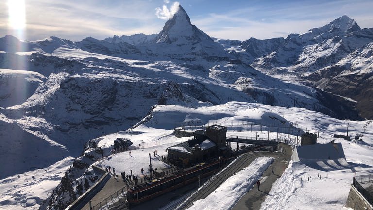 Blick vom Turm des Gornergrat-Observatoriums auf die „berühmteste Spitze der Alpen“.