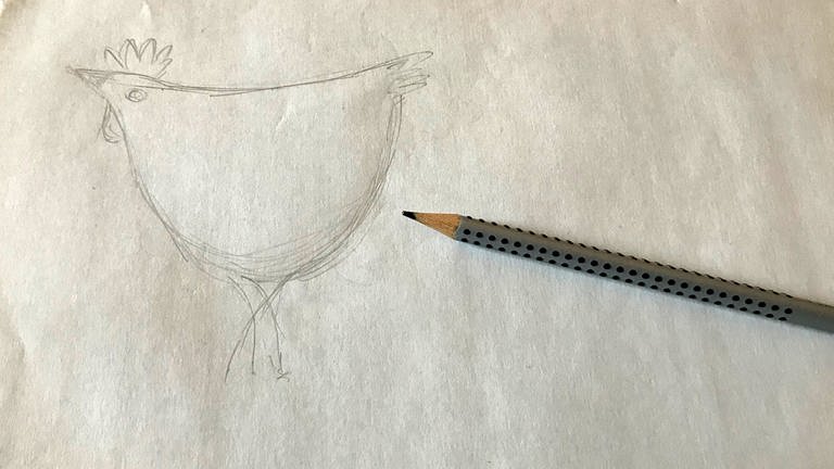 Mit Hilfe der Vorlage ein Huhn auf das Papier zeichnen. (Foto: Karolin Happel)