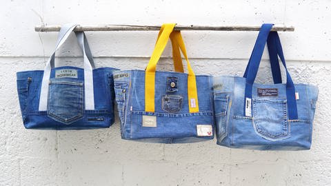 Jeansblaue Sommertasche (Foto: Laura Wilhelm)