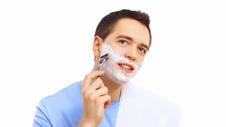Mann rasiert sich (Foto: Colourbox)