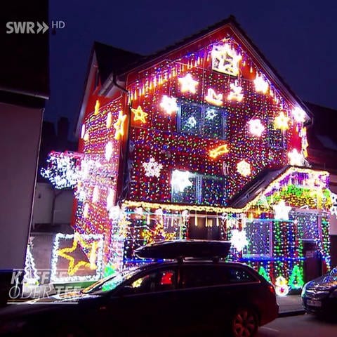 Weihnachtsbeleuchtung an einem Haus (Foto: SWR)
