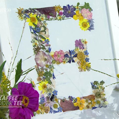 Poster aus Blumen DIY (Foto: SWR)
