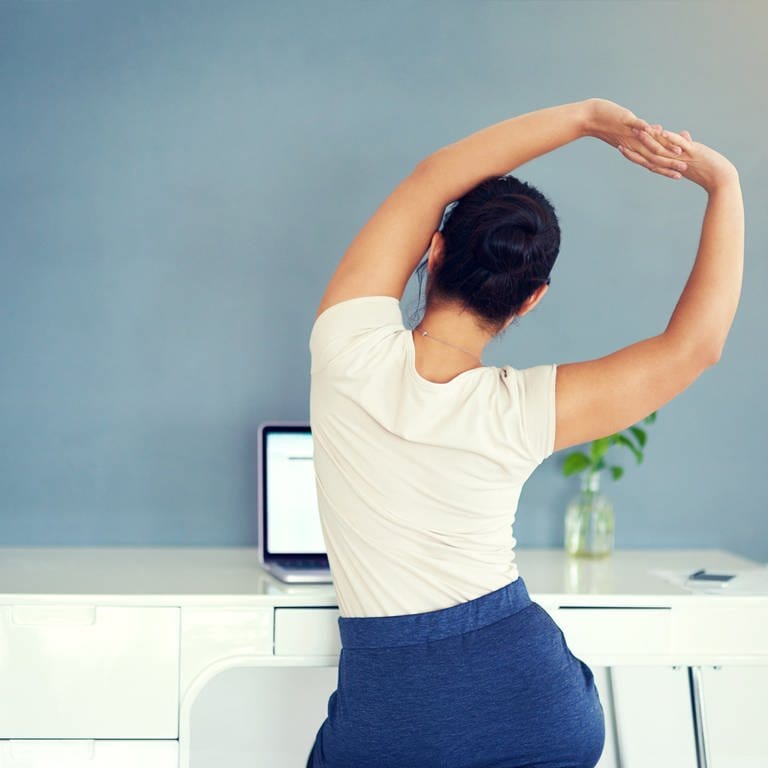 5-Minuten-Fitness: Übungen für eine aufrechte Brustwirbelsäule - Seitneigung