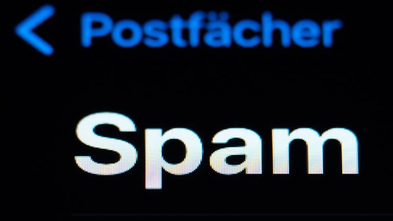 Phishing, Spoofing & Co: Ein E-Mail-Postfach mit dem Wort Spam (Foto: IMAGO, Bildnummer: 0201476260)