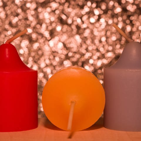 Kerzen aus Stearin (Foto: IMAGO,  iwona via imago-images.de)