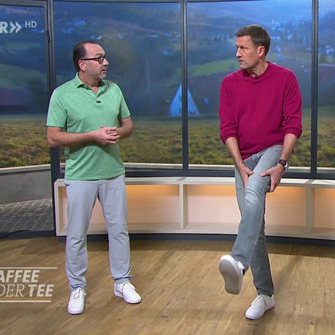 Moderator Jens Hübschen mit Sporttherapeut Stephan Müller