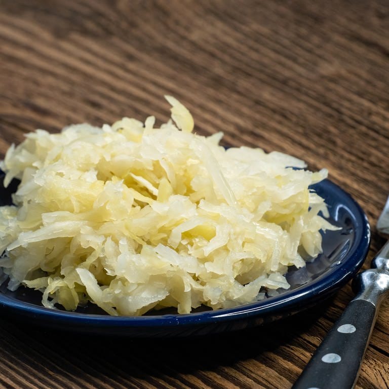 Sauerkraut - nur frisch ist es richtig gesund (Foto: Colourbox)