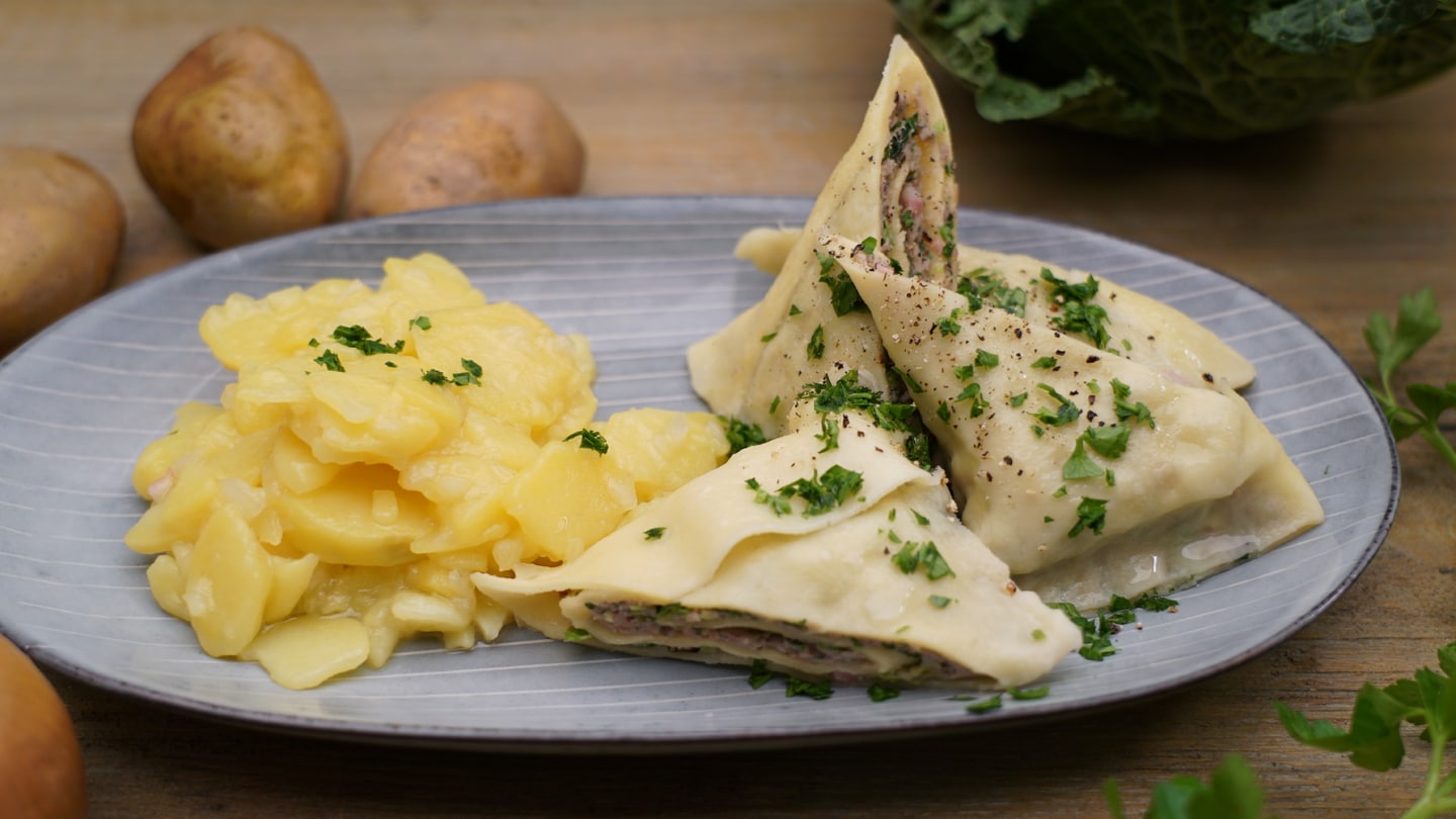 Weihnachtliche Maultaschen mit Kartoffelsalat - Rezepte - Kaffee oder ...