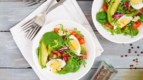 Salat mit Ei (Foto: Colourbox)