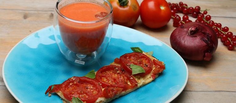 Tomatenkuchen und kalte Tomatensuppe (Foto: SWR, SWR -)