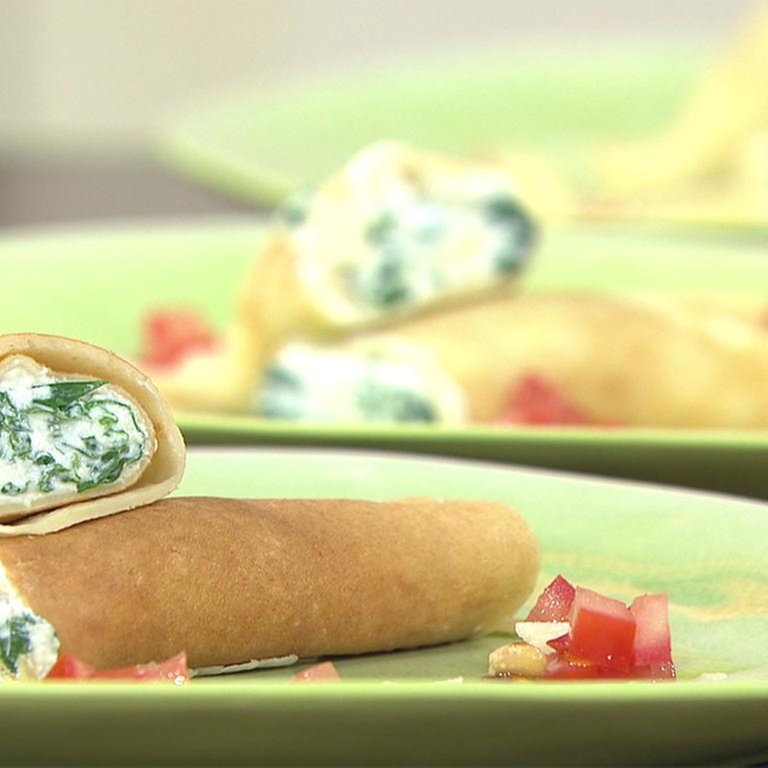 Gratinierte Crêpes mit Spinat-Käse-Füllung - Rezepte - Kaffee oder Tee - TV