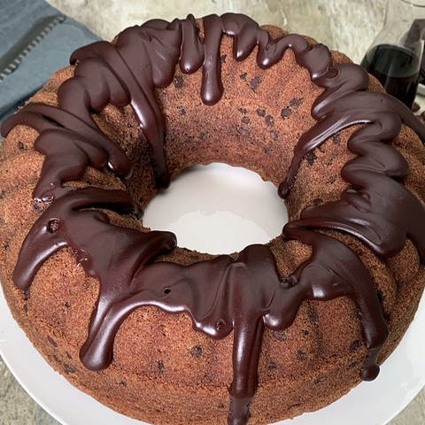 Saftiger Rotweinkuchen mit Schokolade (Foto: SWR)