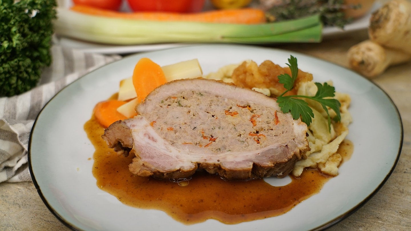 Gefüllter Schweinebraten mit Spätzle (Foto: SWR)