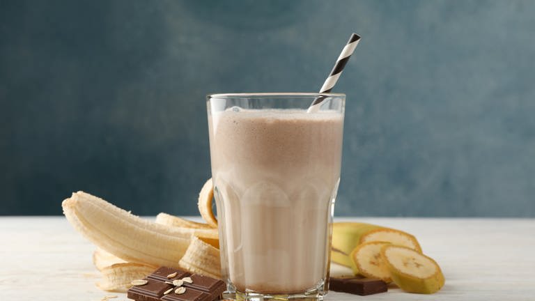 Milchshake mit Banane und Schokolade (Foto: Colourbox)
