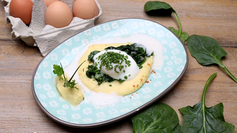 Onsen-Ei mit Blattspinat und Kartoffelpüree (Foto: SWR, SWR - SWR)