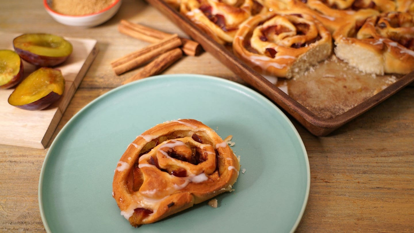 Hefeschnecken mit Zwetschgen (Foto: SWR)