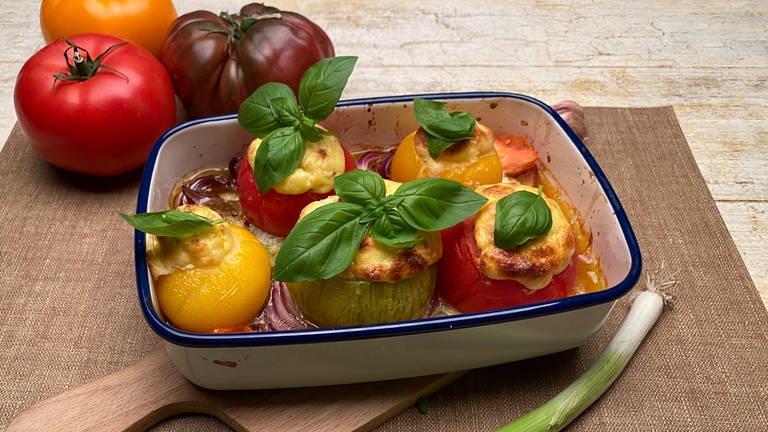 Gefüllte Tomaten mit Ricotta (Foto: SWR)