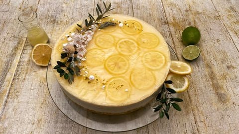 Zitronen-Limetten-Torte ohne backen - ein echter Kühlschrankkuchen (Foto: SWR)