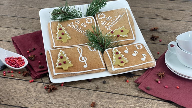 Gebackene Weihnachtskarten aus Lebkuchen (Foto: SWR)