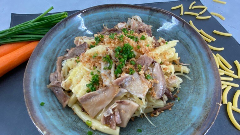 Käse-Makkaroni mit Lauch und Karotten - Rezepte - Kaffee oder Tee - TV