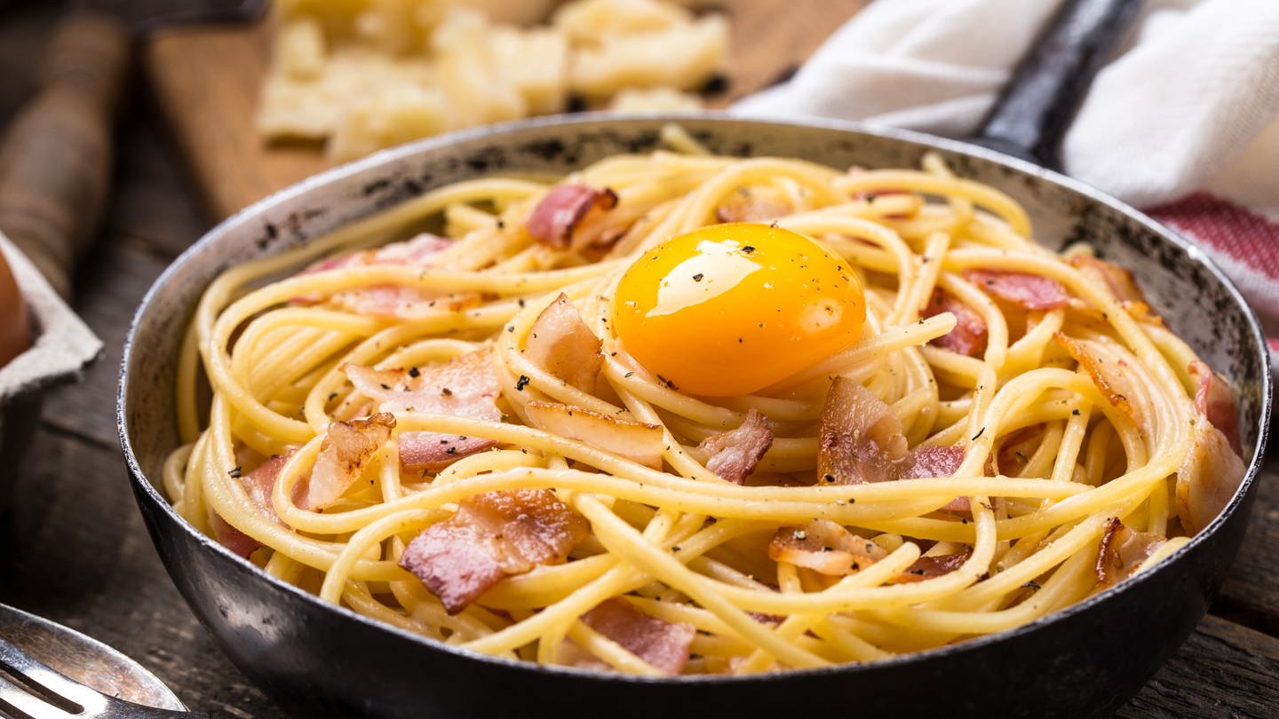 Spaghetti mit Speck und Ei (Foto: Colourbox)