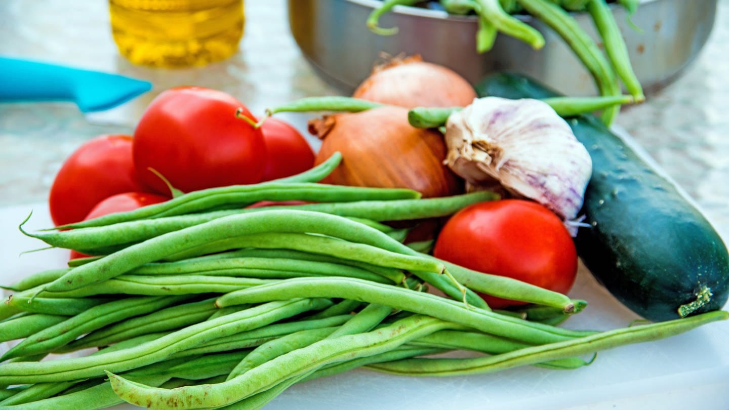Grüne Bohnen mit Zucchini und Tomaten (Foto: IMAGO, IMAGO / agefotostock)