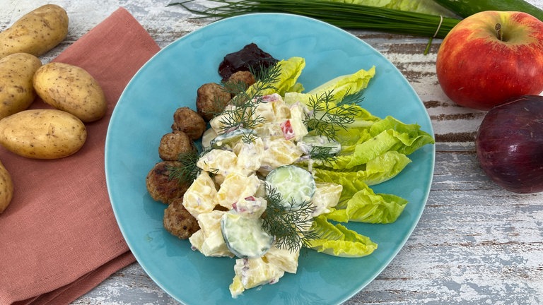 Kartoffelsalat mit Apfel und Dill - Rezepte - Kaffee oder Tee - SWR ...