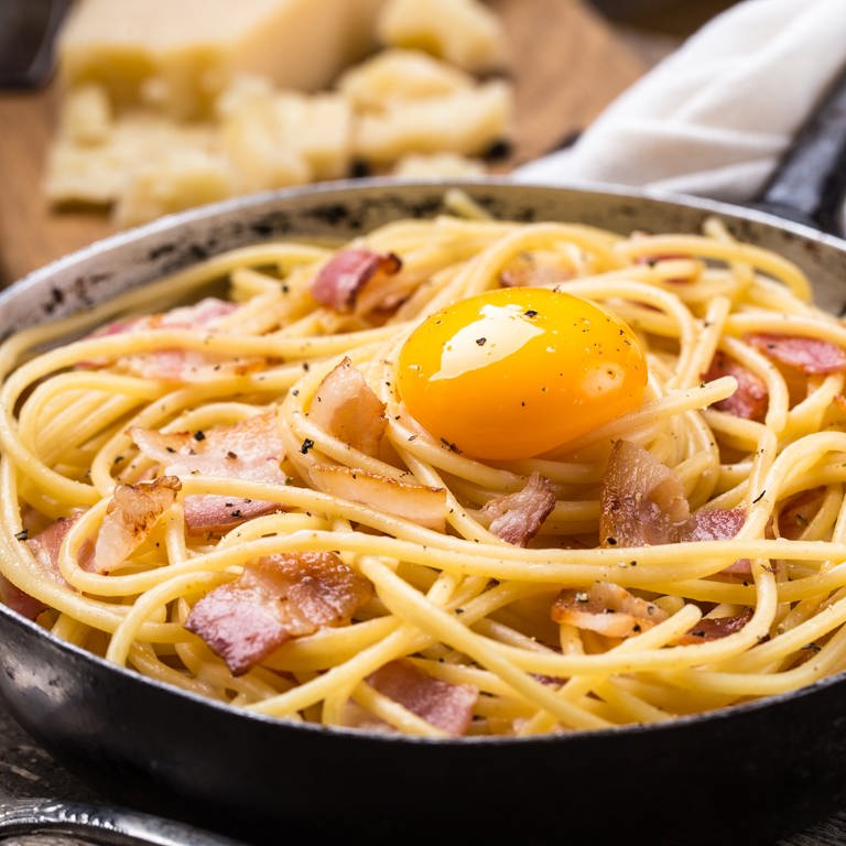 Spaghetti mit Speck und Ei (Foto: Colourbox)