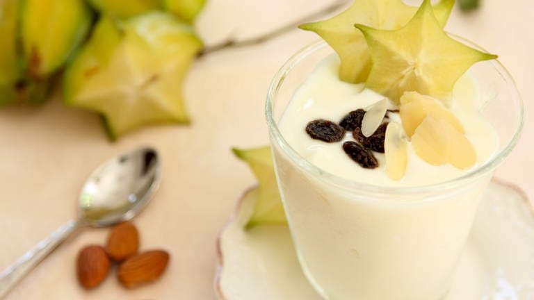 Joghurt mit Sternenfrucht (Foto: Colourbox)