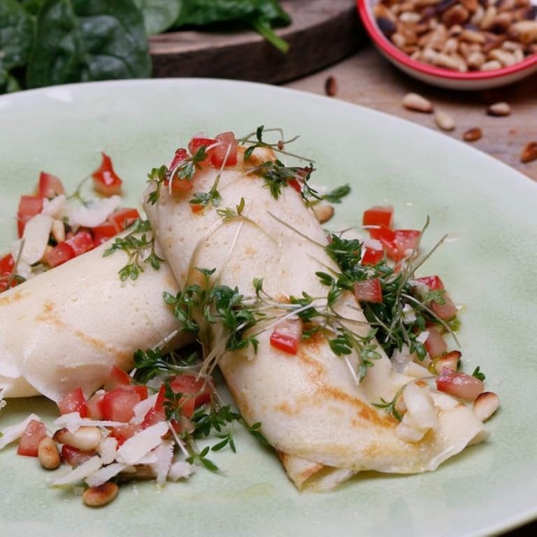 Crêpes mit Spinat-Feta-Füllung - Rezepte - Kaffee oder Tee - TV