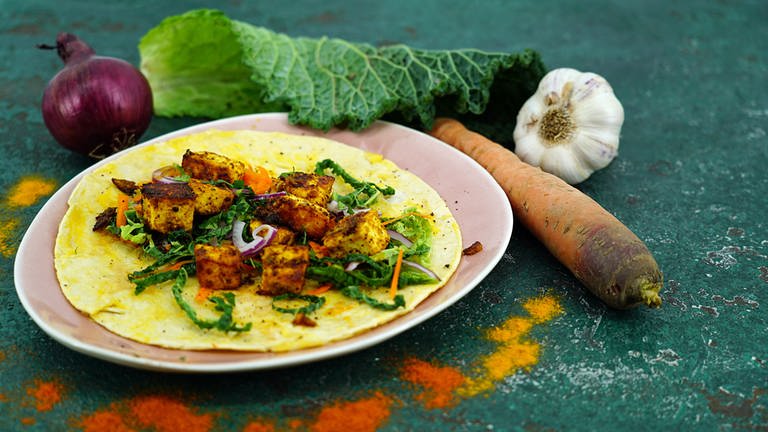Tortilla-Wrap mit Paneer und Gemüse (Foto: SWR)