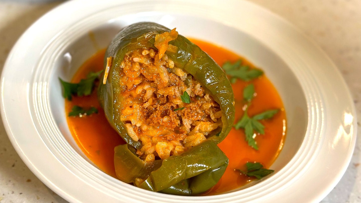 Gefüllte Paprika mit Hackfleisch nach türkischer Dolma-Art - Rezepte ...