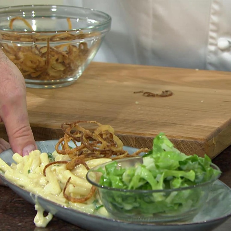 Rezept: Makkaroni mit Käsesoße und Röstzwiebeln - Rezepte - Kaffee oder ...