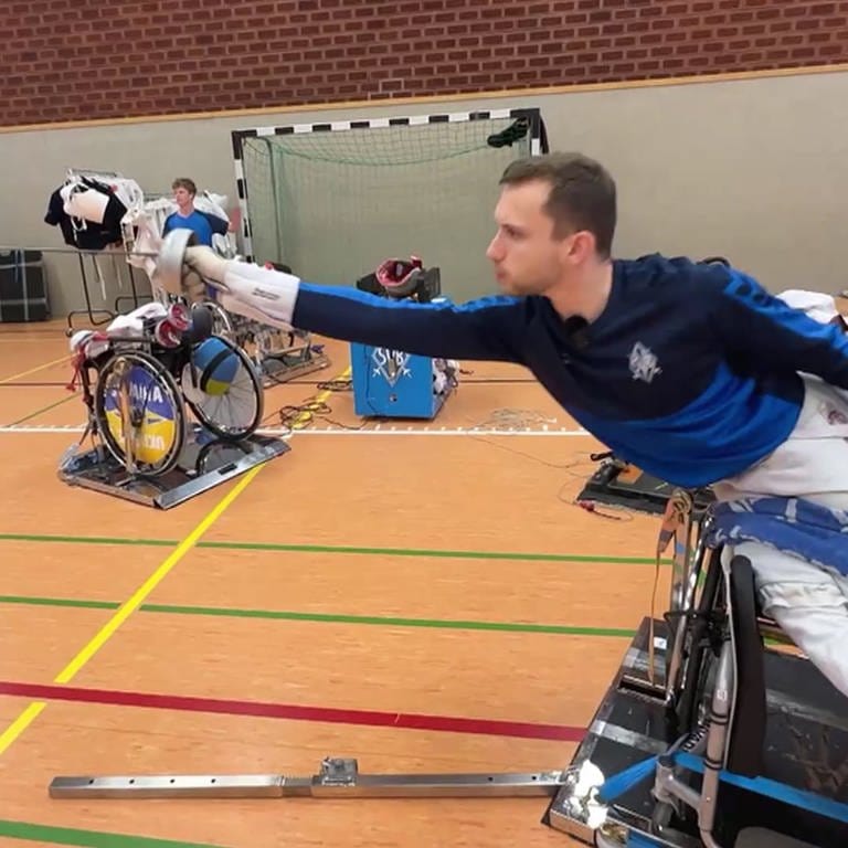 Rollstuhlfechter Maurice Schmidt beim Training
