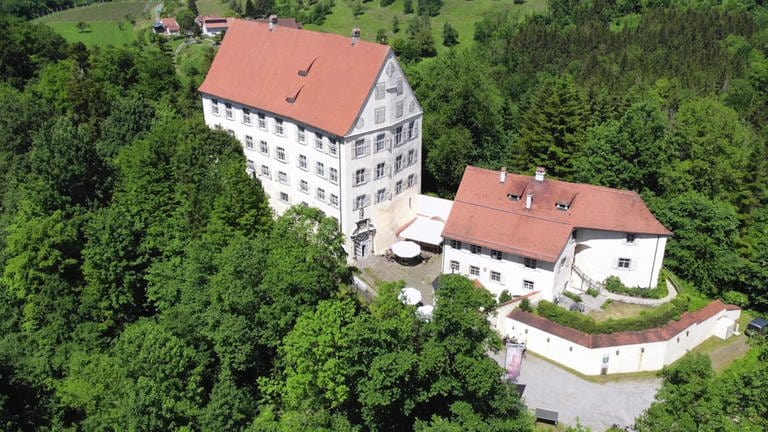 Schloss Achberg am Bodensee von oben