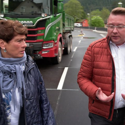 Sonja Faber-Schrecklein und Bürgermeister Michael Ruf in Baiersbronn (Foto: SWR)