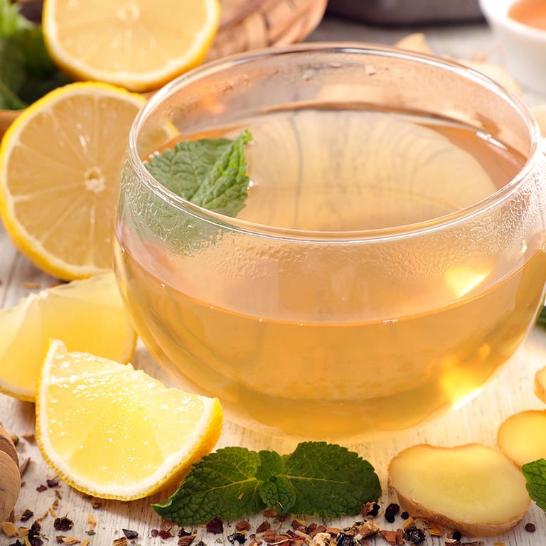 Tee mit Ingwer und Zitrone (Foto: Colourbox)