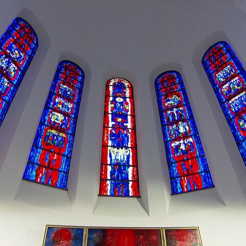 Kirchenfenster von Sieger Köder in Wasseralfingen (Foto: SWR)