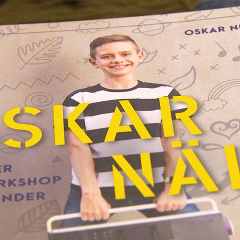 Oskar Nittner auf dem Cover seines Buches "Oskar näht" (Foto: SWR)