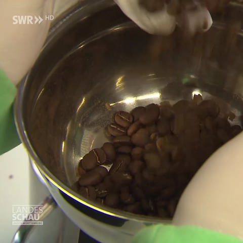 Kaffeebohnen in der Schüssel (Foto: SWR)
