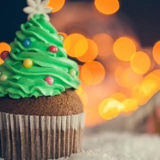 Muffin mit Weihnachtsbaumhaube (Foto: Getty Images, Thinkstock -)