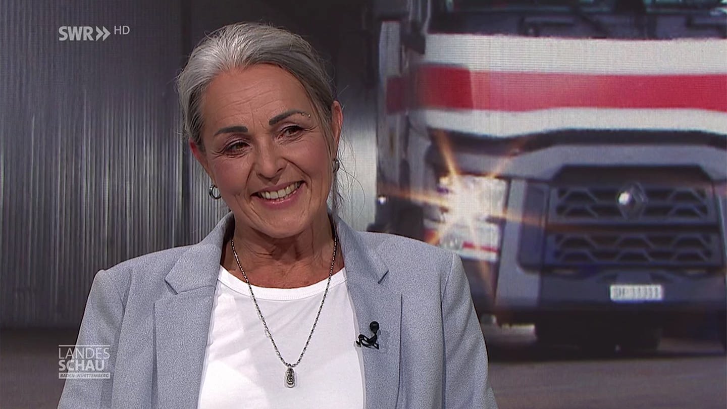 Allein unter Männern: Truckerfahrerin Marion Lux - Landesschau  Baden-Württemberg - SWR Fernsehen