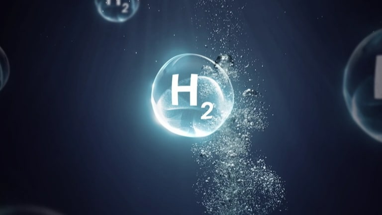 H2o ist die chemische Bezeichnung von Wasser - und Grundlage vom "Grünen Wasserstoff". (Foto: SWR)