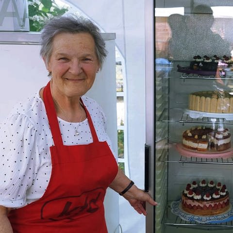 Zweimal im Monat kocht Ingrid Hauff Drei-Gänge-Menüs für die katholische Gemeinde in Mehlingen. (Foto: SWR)